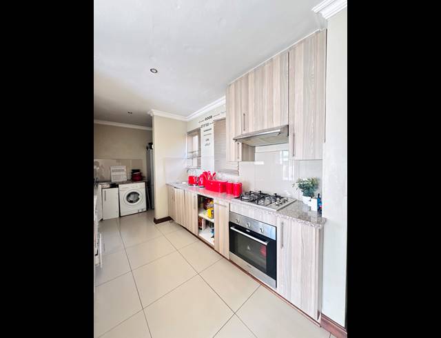 3 BEDROOM SECTIONAL TITLE FOR SALE IN BEN FLEUR